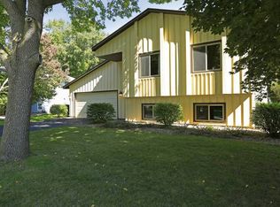 10295 Winter Pl, Eden Prairie, MN 55347