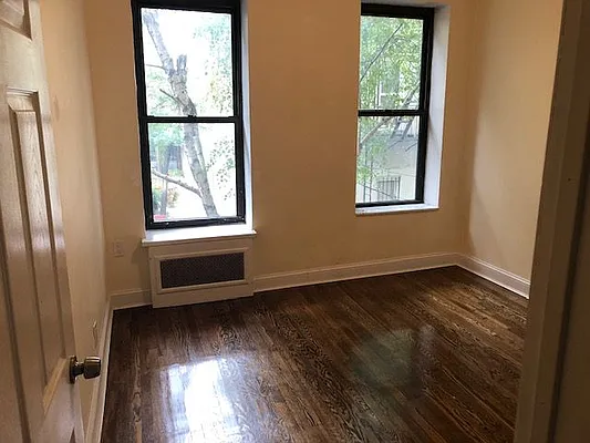 Rented by Salon Realty Corp | media 7