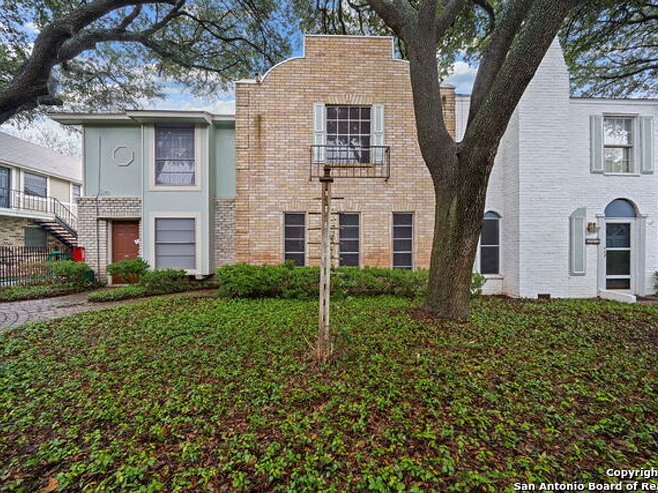 1st image of 2811 Woodbury Dr APT 204