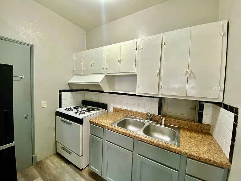1510 E Broadway Ave #7 — Photo 5