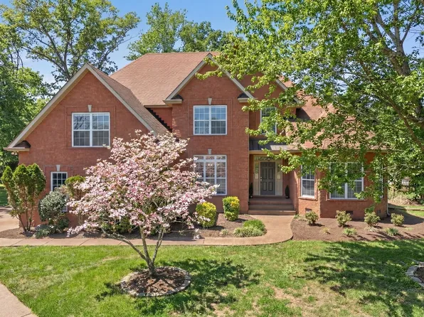 3104 Shropshire Ct, Thompsons Station, TN 37179