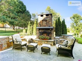 14505 Norwood St, Leawood, KS 66224