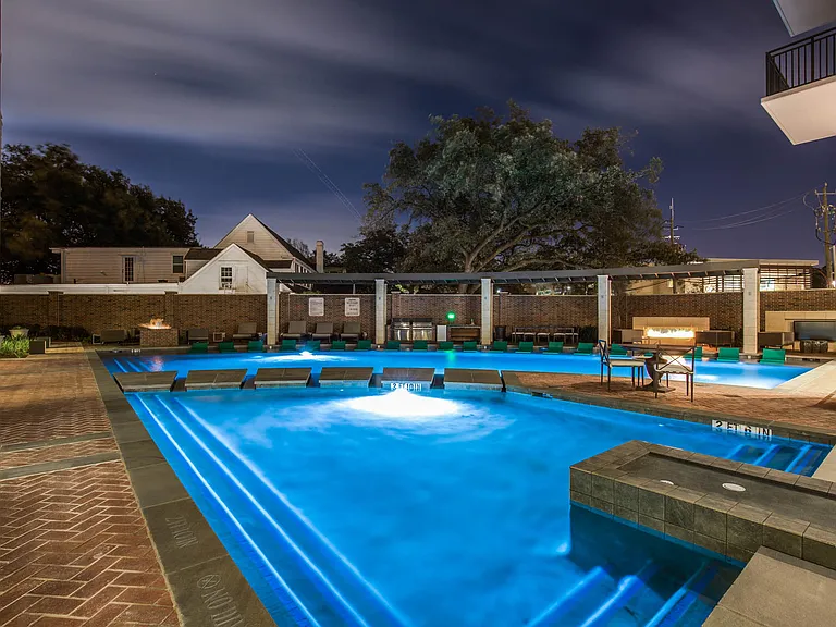 Luxurious Pool