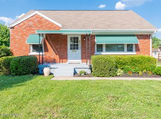 8515 Smithton Rd, Louisville, KY 40219