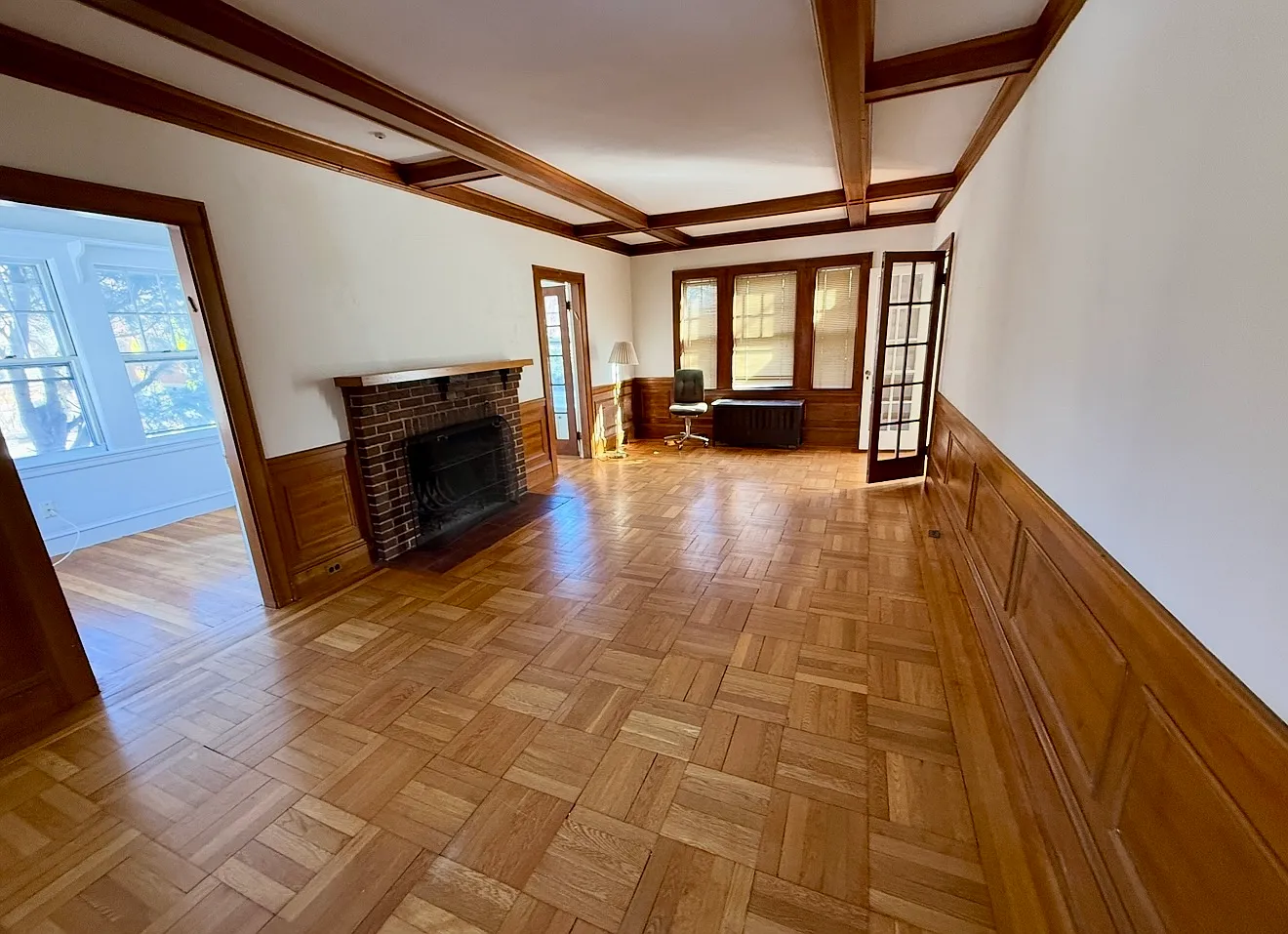 4 bed, 1.5 bath, 1980 sqft, $5,000 — Photo 3