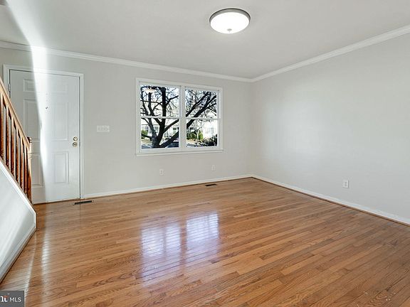 5th image of 9610 Dominion Forest Cir