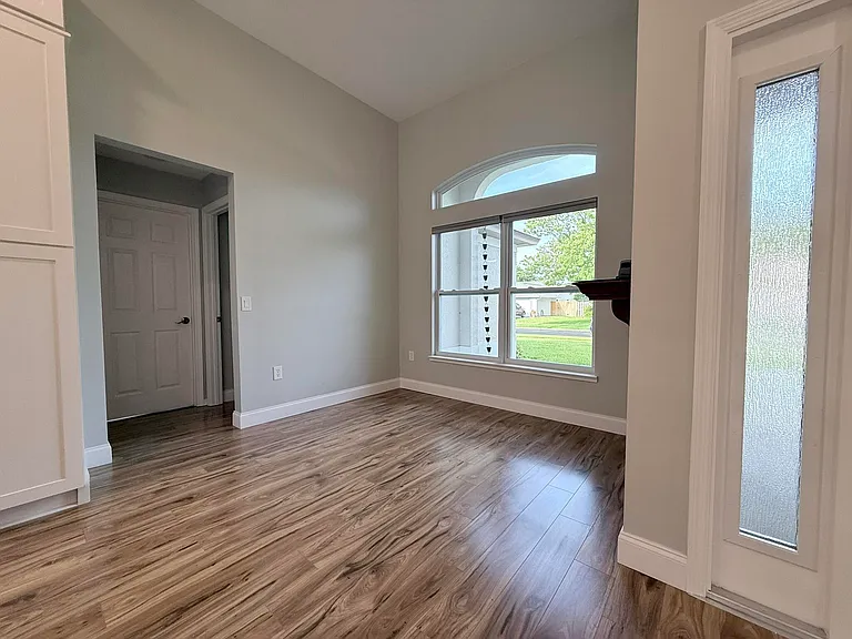 3786 Sierra Dr — Photo 16