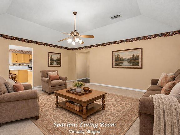 4th image of 133 Oak Hollow Dr