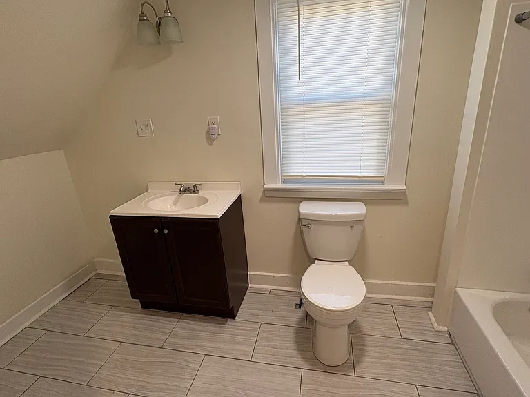 4928 Lancaster St — Photo 8