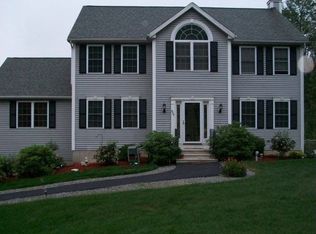 529 Oakham Rd, Barre, MA 01005