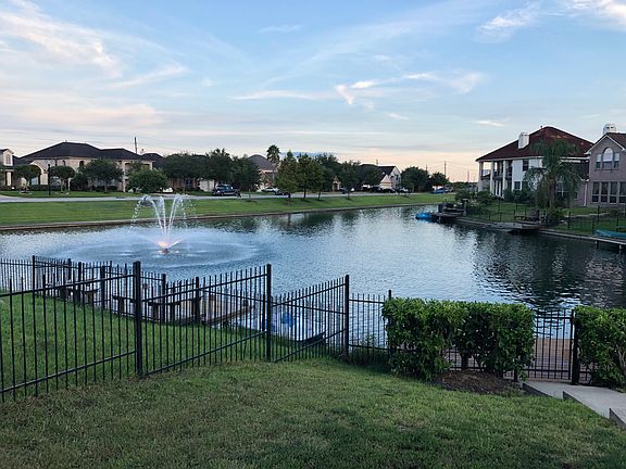 4th image of 3727 Golden Shores Dr