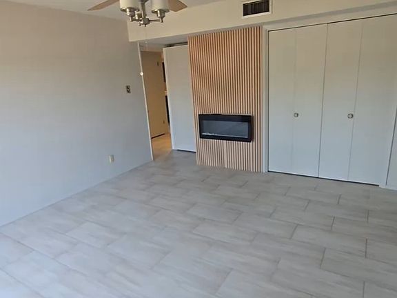 4th image of 306 W Maryland Ave #5