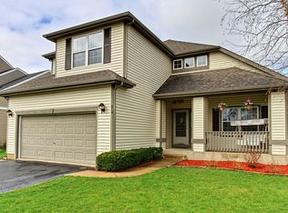 216 Wagonwood Rd, Round Lake, IL 60073