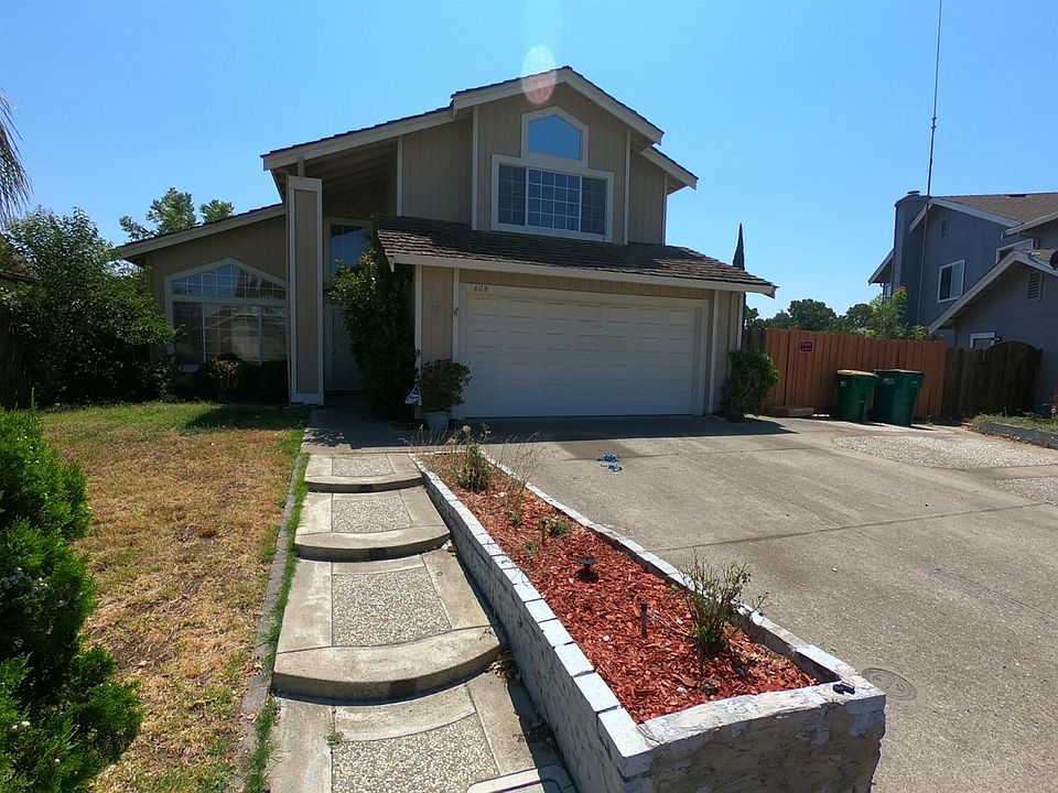 1st image of 608 Castle Oaks Dr