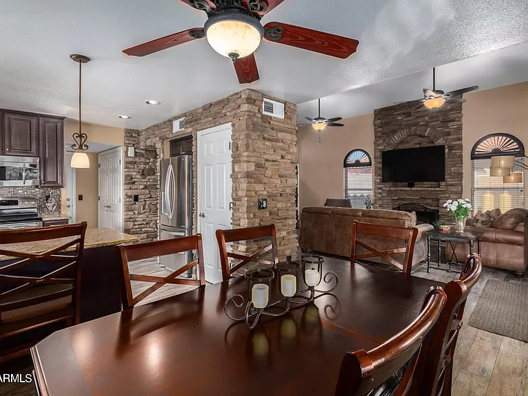 2911 E Windmere Dr — Photo 6