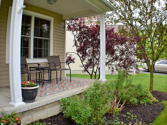 3rd image of 804 Cedar Run Dr