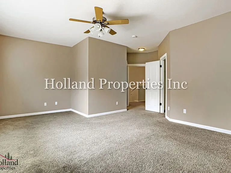 4949 SW 141st Ave — Photo 15