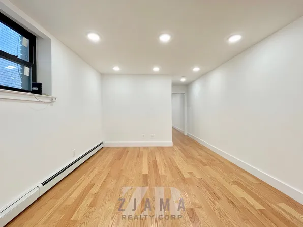 90 East 18th Street image 4 of 12