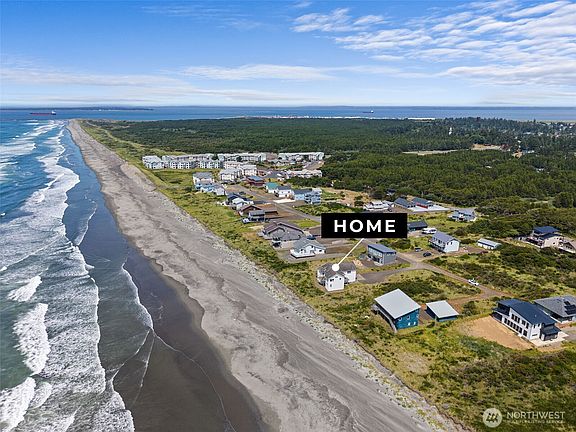 4th image of 511 Dune Crest Drive