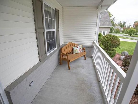 4th image of 2603 Hollyberry Dr