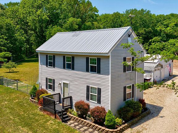 4th image of 33150 Peach Orchard Rd