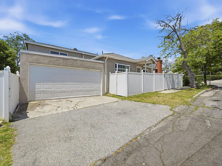 3302 Community Ave — Photo 41
