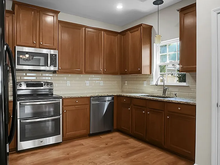8003 Henderson Rd — Photo 14