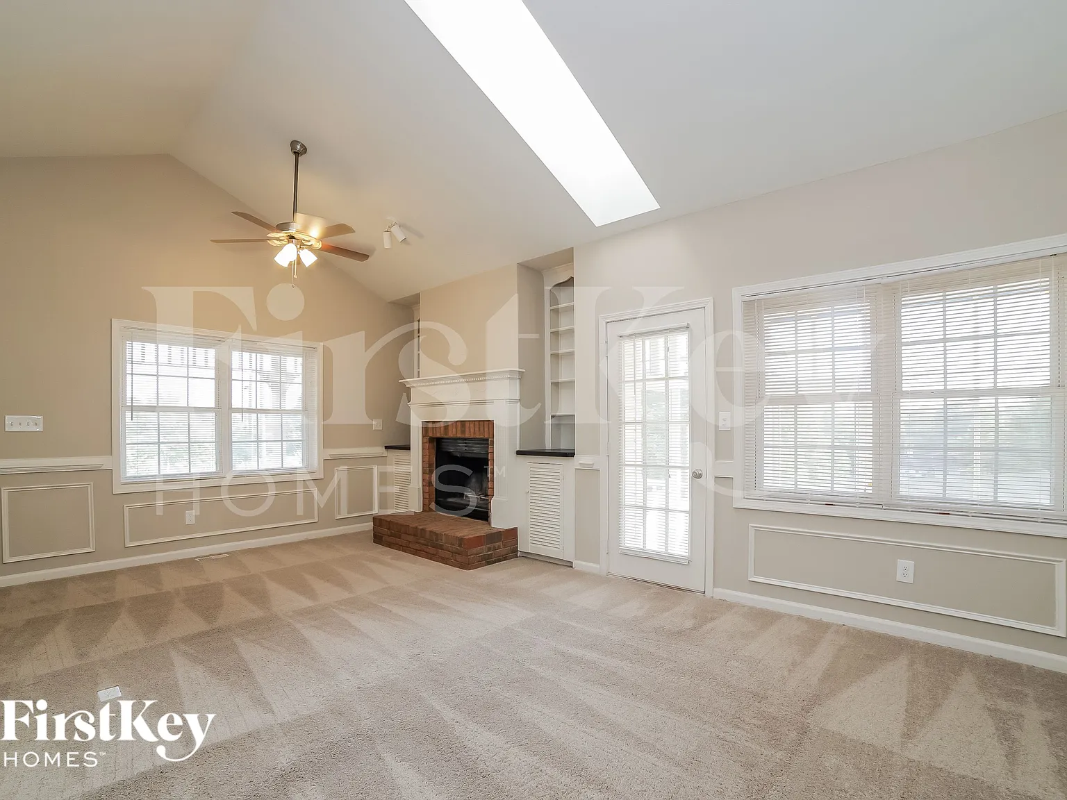 3 bed, 2.0 bath, 1688 sqft, $2,035 — Photo 4