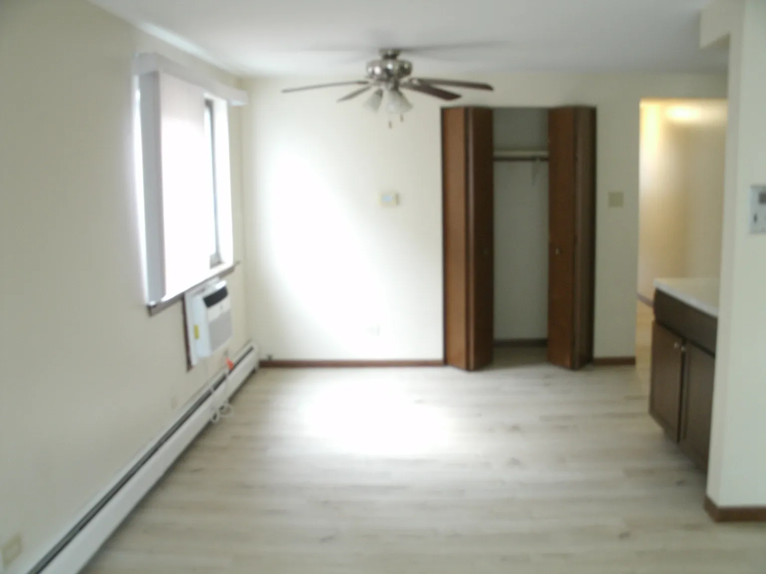 3 bed, 1000 sqft, $1,950 — Photo 3