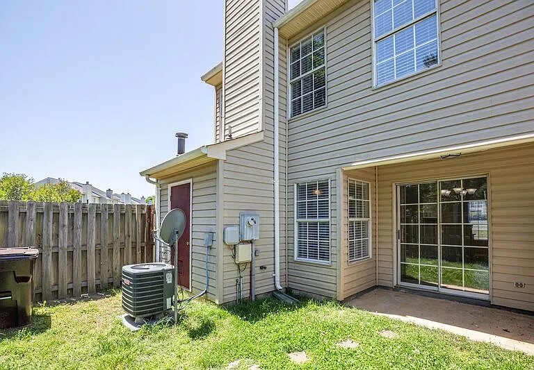 11121 Oxford Ter — Photo 20