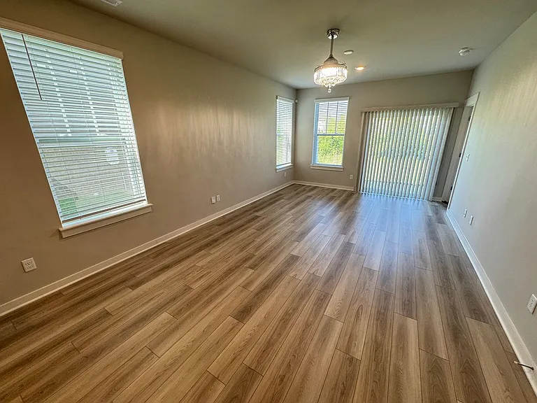 767 Mickelson Way — Photo 4