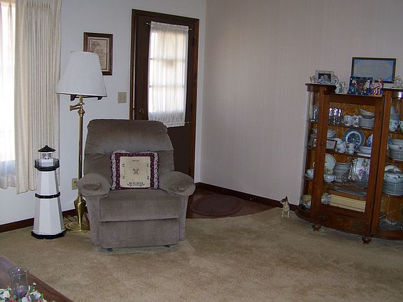 3rd image of 1 Carter Dr APT 7