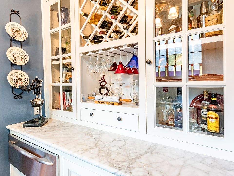 Butlers Pantry and warming 