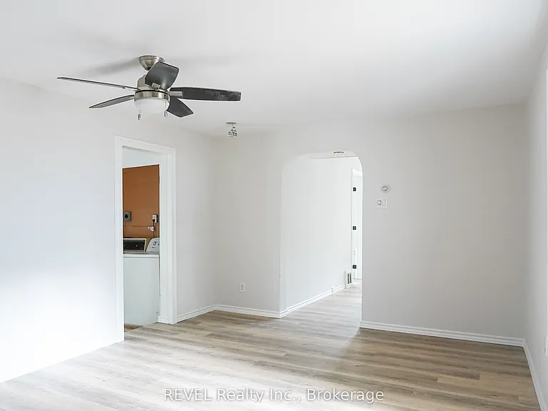 389 Glendale Ave — Photo 12