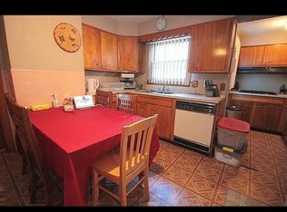 42 Fremont St #2, Springfield, MA 01105