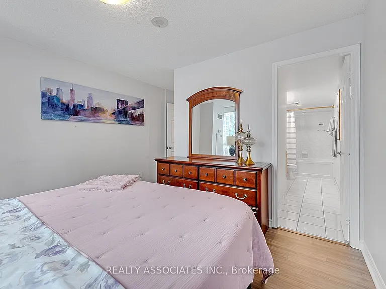 19 Grand Trunk Cres #2710 — Photo 23