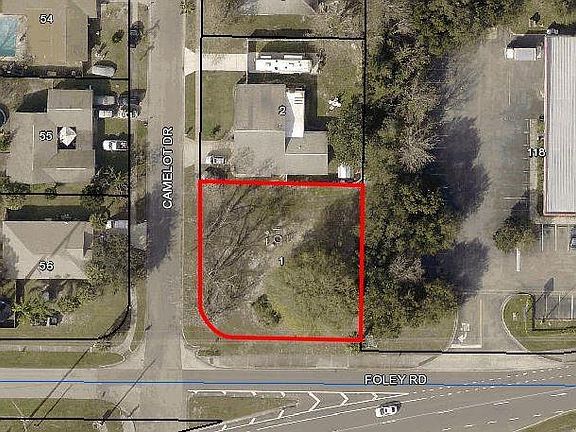 2nd image of 4595 Camelot Dr