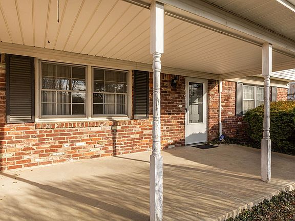 2nd image of 4409 E Blackstone Ct