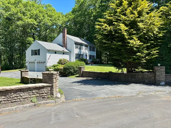 11 Quail Run Rd, Bellingham, MA 02019