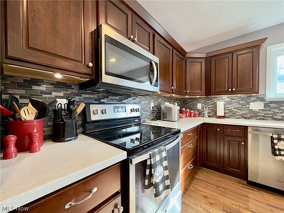5th image of 17377 Murphy Rd