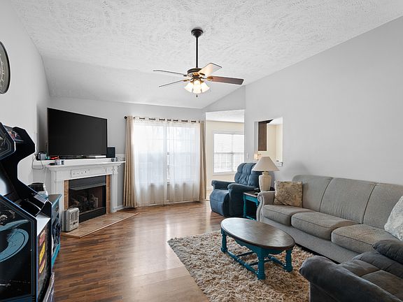 4th image of 1393 Shady Hill Ct