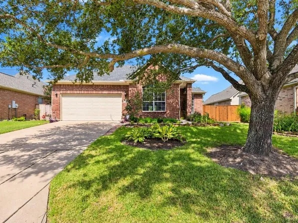2404 S Venice Dr, Pearland, TX 77581
