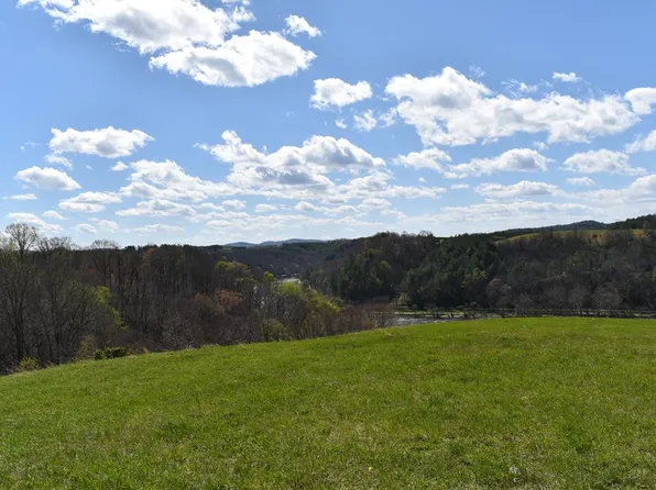 44 River Walk Dr, Sparta, NC 28675