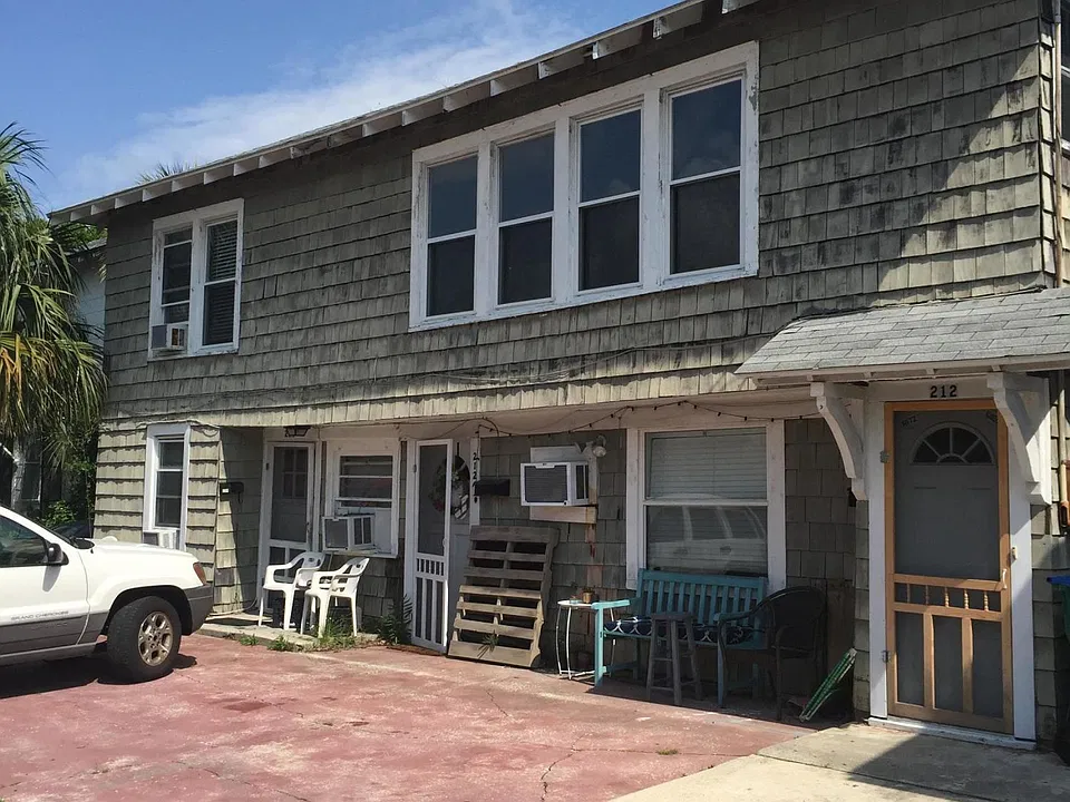 212 North St