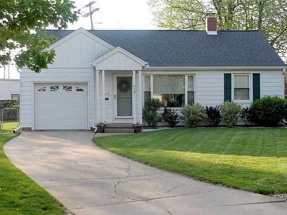 3rd image of 613 N Belmar Cir