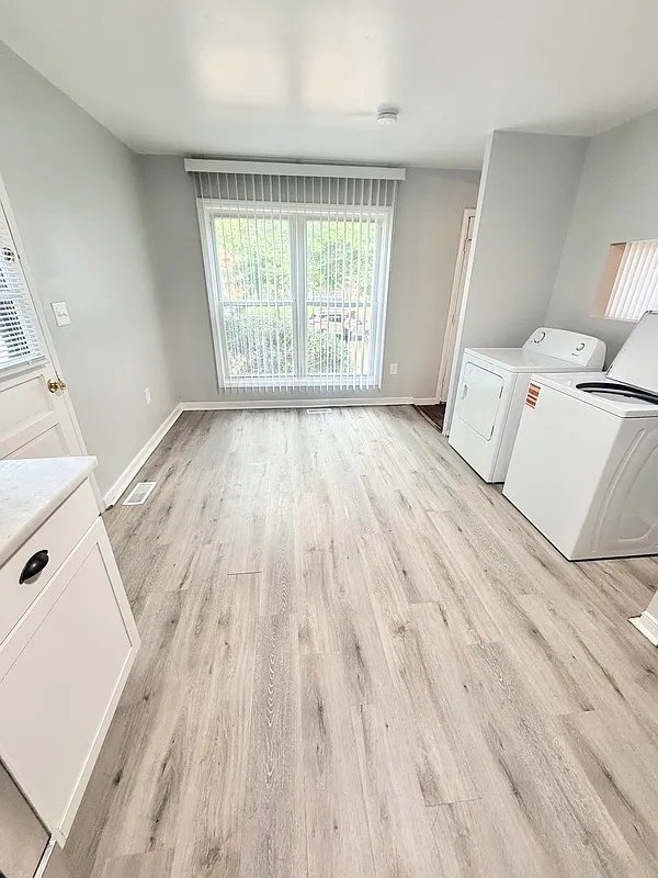 3 bed, 1.0 bath, 1000 sqft, $1,595 — Photo 4