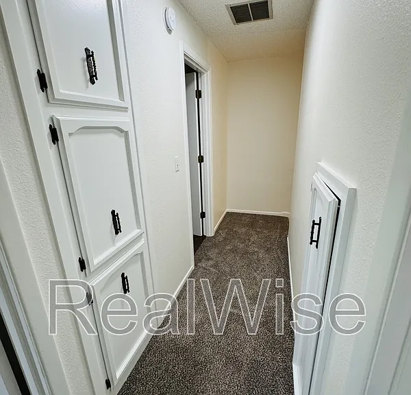 4278 Meadowbrook Ct NE — Photo 13