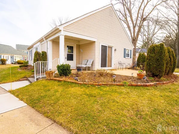 346 Norwich Ln, Monroe, NJ 08831