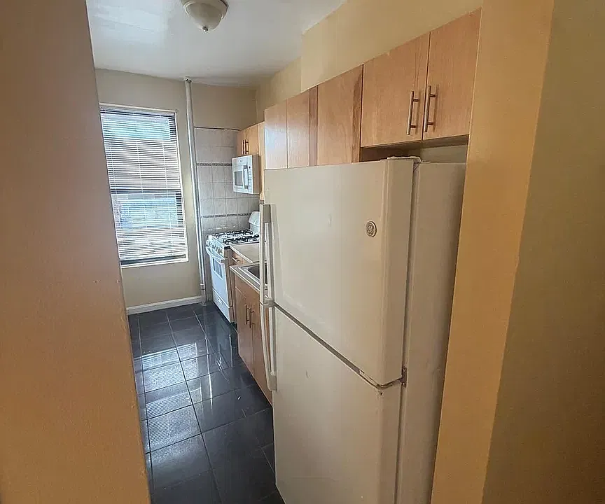 157 Vermilyea Ave #4F