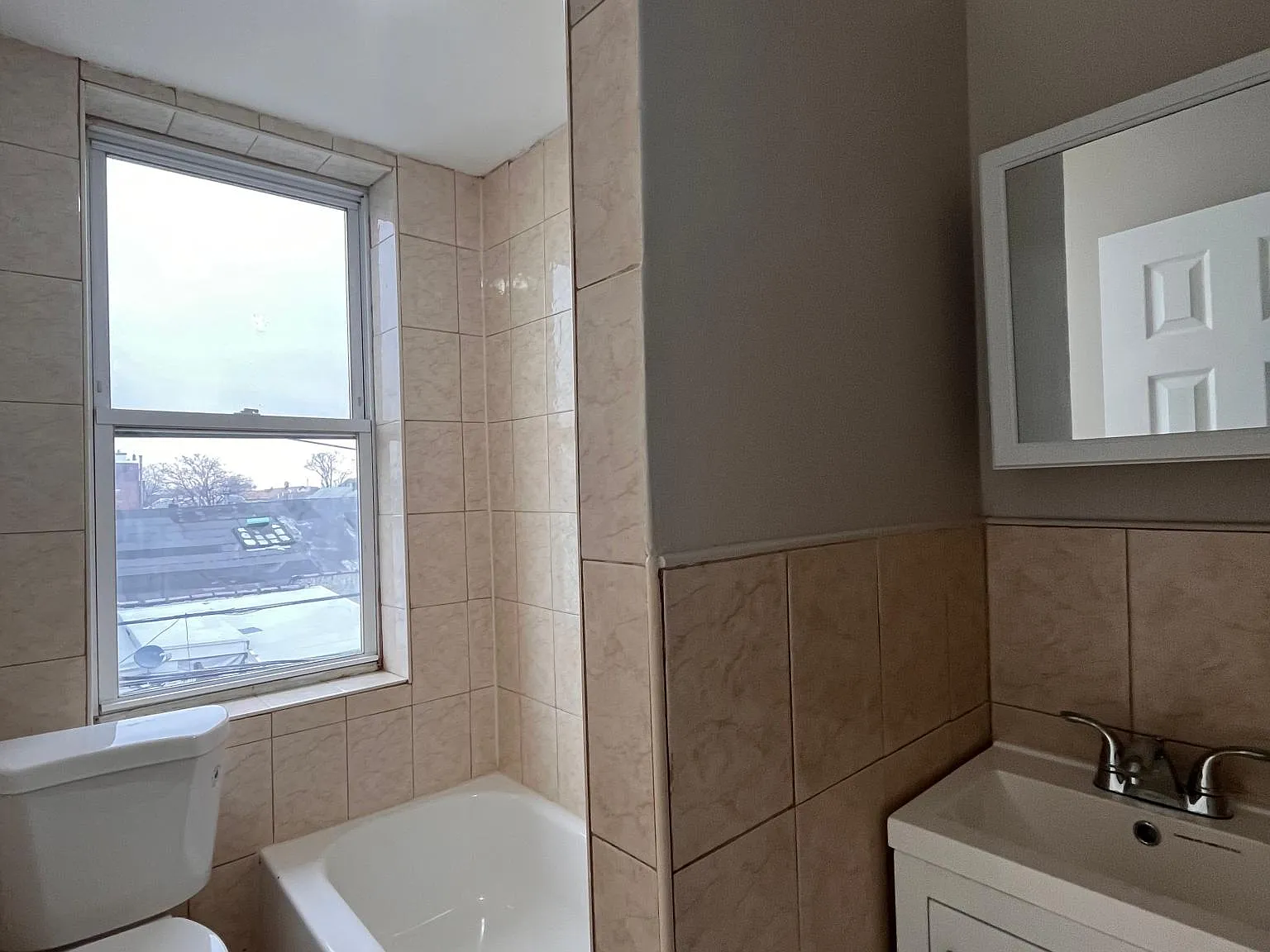 488 Kennedy Blvd — Photo 4
